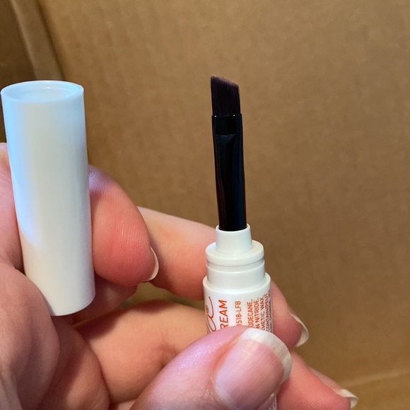 Eyebrow cream 💄 - Picture 4 of 5